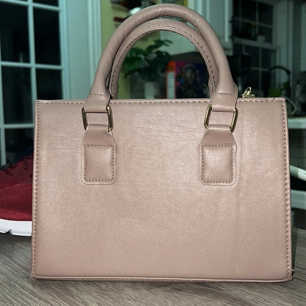 NWT Bebe Handbag Crossbody Bag with Rhinestones and Gold Chain Strap MSRP $109 - Picture 3 of 10